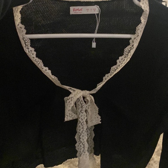 Lace trim Tie front ribbed crop top - Picture 5 of 6